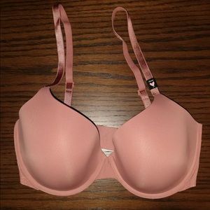 Victoria Secret lightly lined T-shirt bra